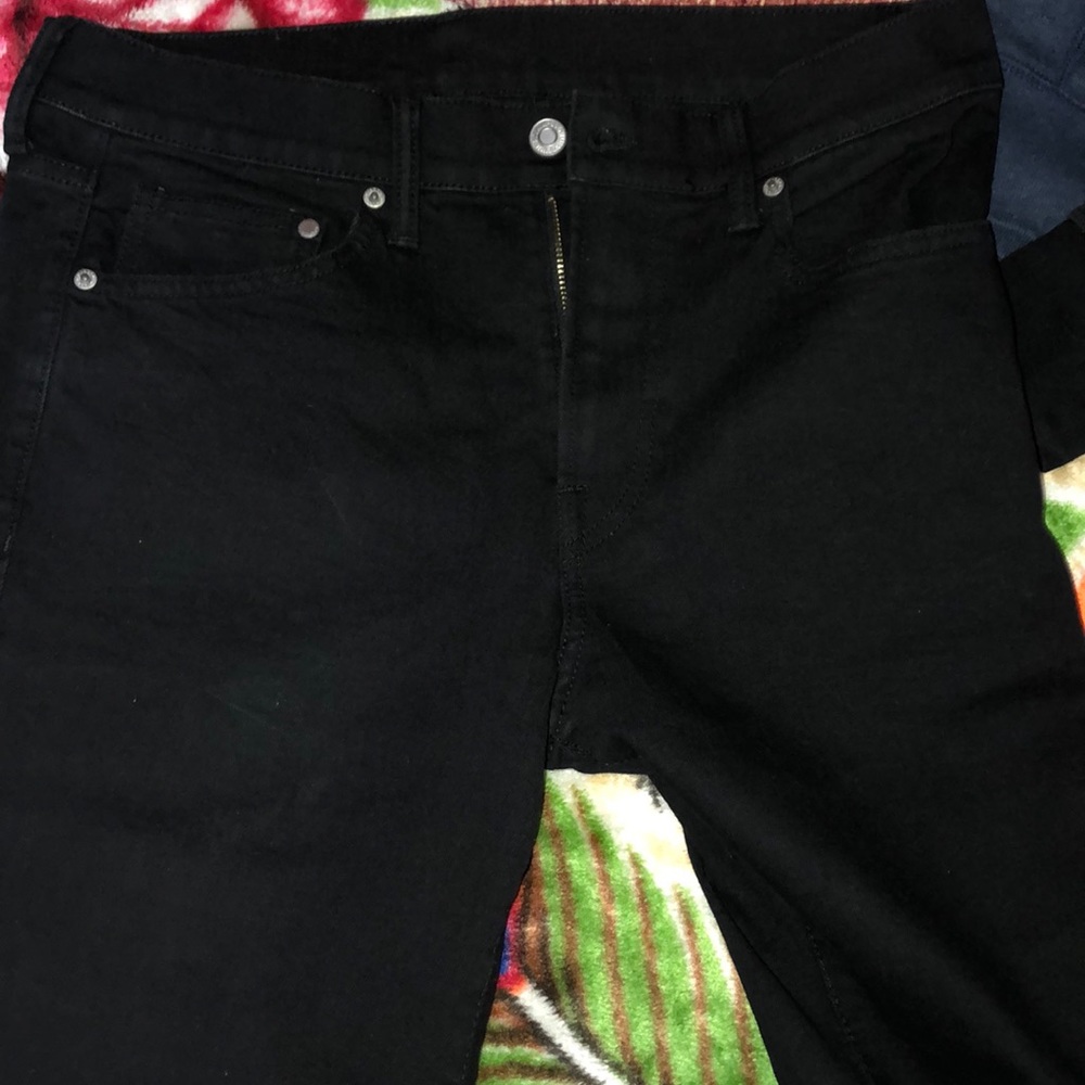 Pair of size 33 jeans